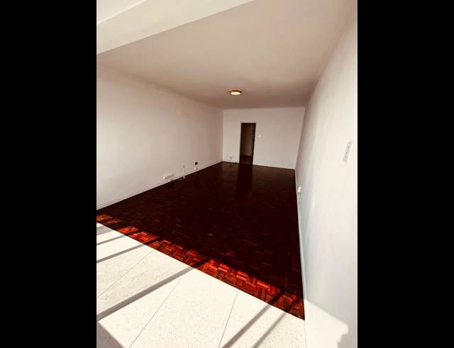 2 BEDROOM PROPERTY TO RENT IN MOUILLE POINT